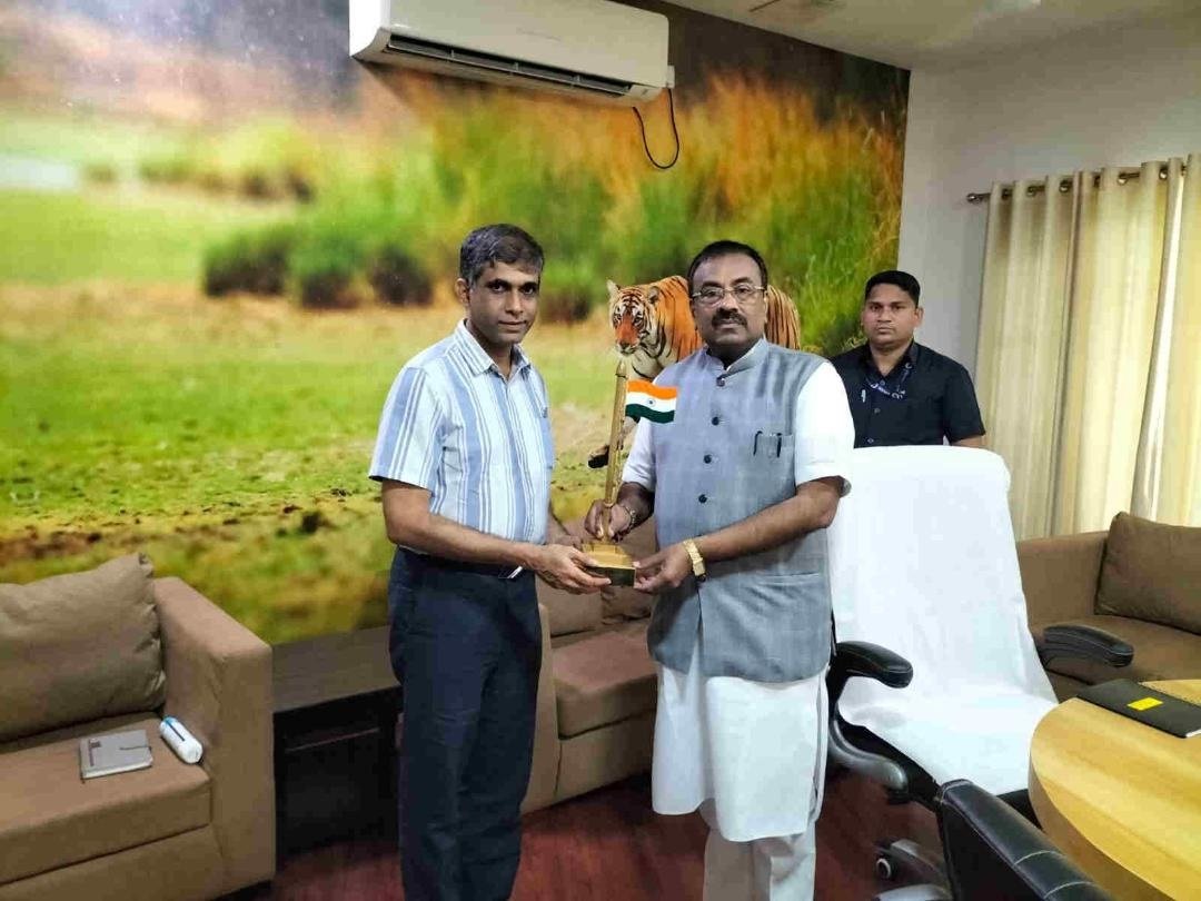 Cultural minister sudhir mungatiwar announced for visapur botanical